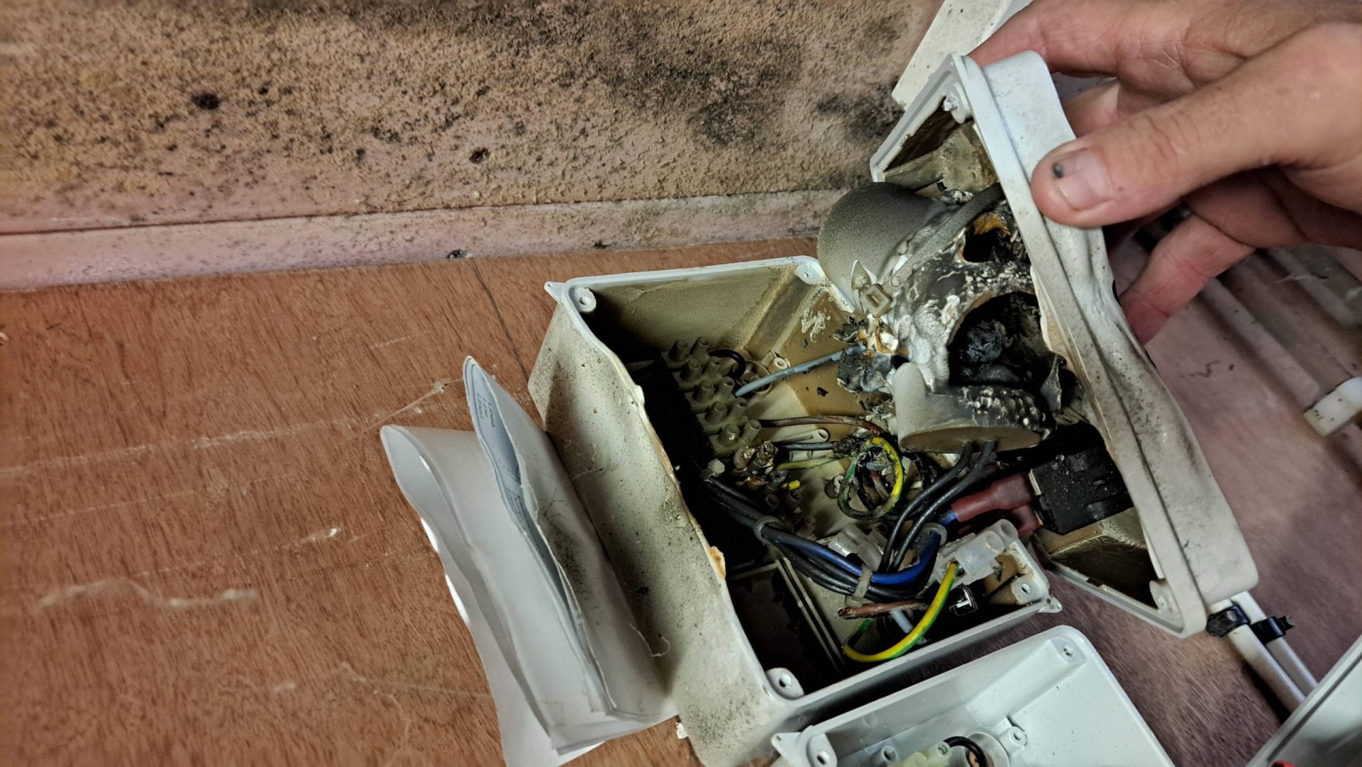 An image of a blown fuse box